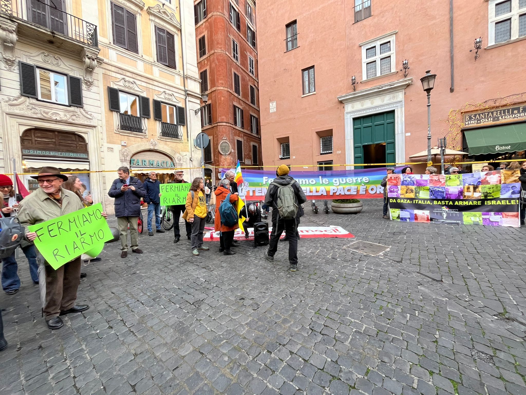 “Ferma il riarmo” in presidio a Roma: il Parlamento ascolti gli italiani e si opponga all’aumento delle spese militari